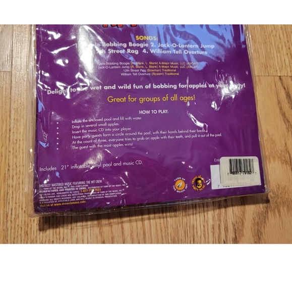 Bobbing for Apples party game with CD - Picture 6 of 6